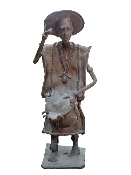 Statuette d'homme avec son tambour